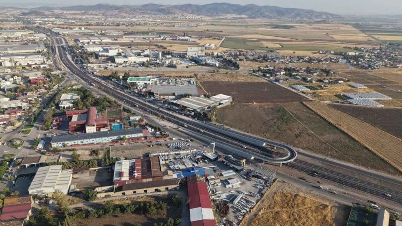 Kahramanmaraş’ta 500 milyon TL yatırımlı sanayi kavşağı ulaşıma açıldı!