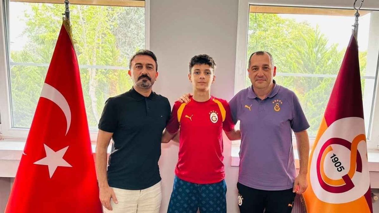 Kayserili genç futbolcu Ahmet Baygençler Galatasaray’a transfer oldu