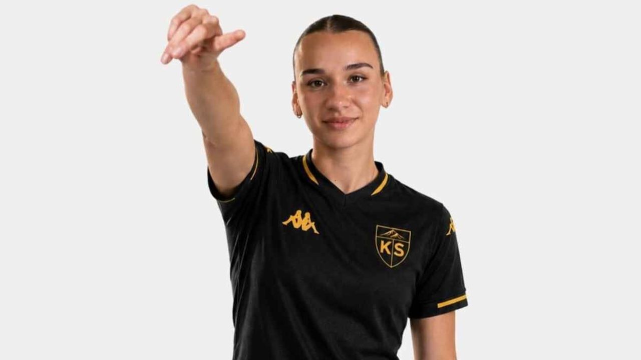 Kayseri Kadın FK başarılı orta saha Ayşe Demirci’yi kadrosuna kattı