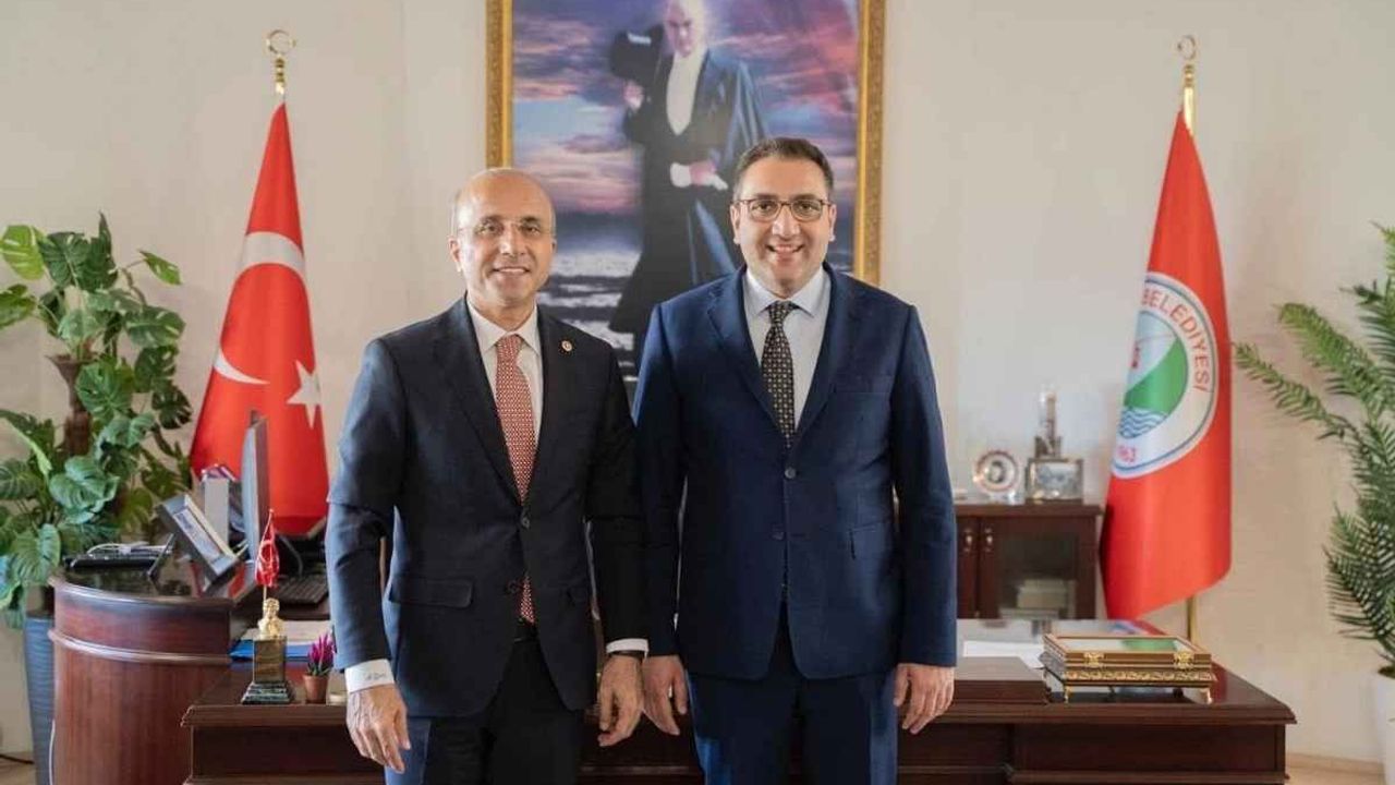 Aşkın Genç duyurdu! Kayserili Belediye Başkanı görevine iade edildi