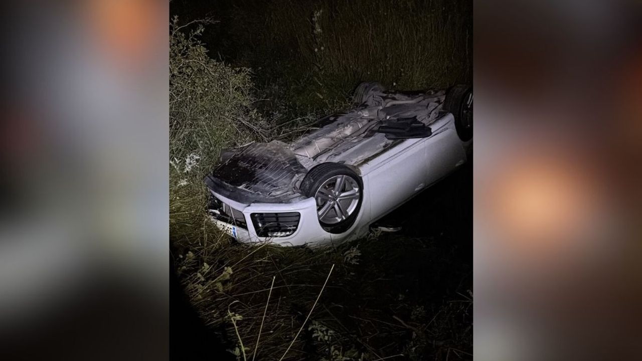 Niğde’de otomobil şarampole devrildi: 2 yaralı
