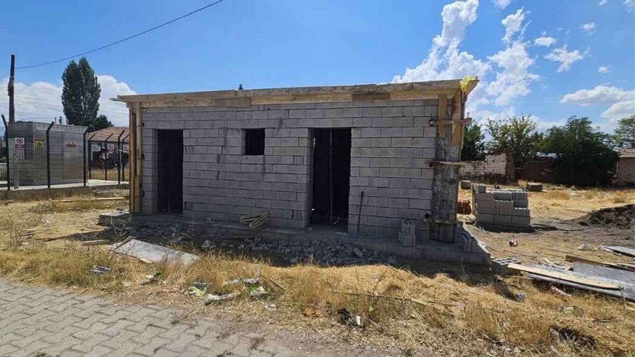 Kayseri’de atıl durumdaki şadırvan yıkıldı: Yerine yeni yapı geliyor!