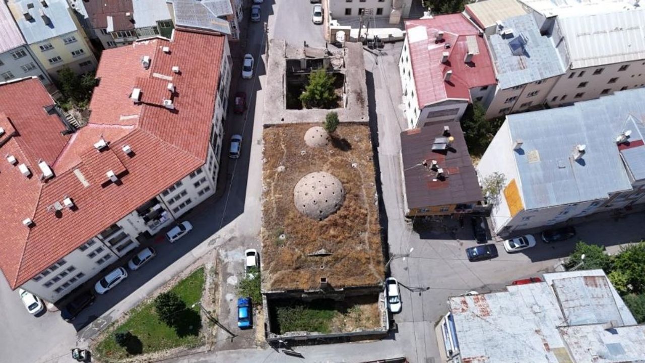 Yangın gördü yine yıkılmadı! 122 yıllık hamam turizme kazandırılacak