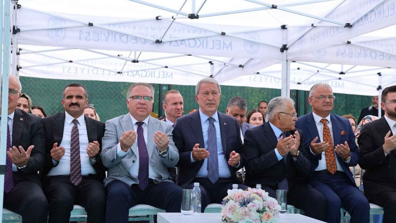 Kayseri Valiliği'nden engelli bireylere akülü araç ve tekerlekli sandalye yardımı