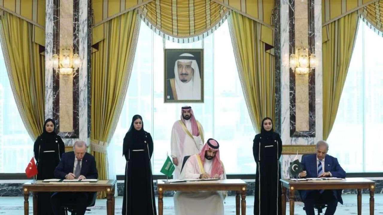 Türkiye, Suudi Arabistan ve Pakistan arasında ortak savunma anlaşması imzalandı