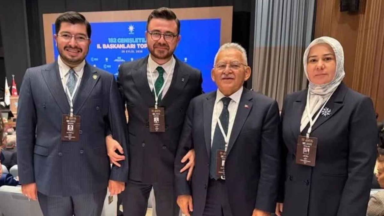 AK Parti Kayseri heyeti İl Başkanları Toplantısı’na katıldı