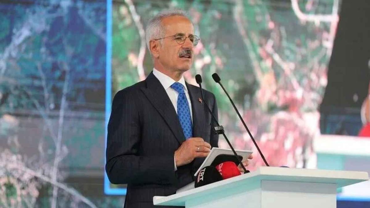 Bakan Uraloğlu duyurdu: 2 şehir arası 2,5 saate iniyor!