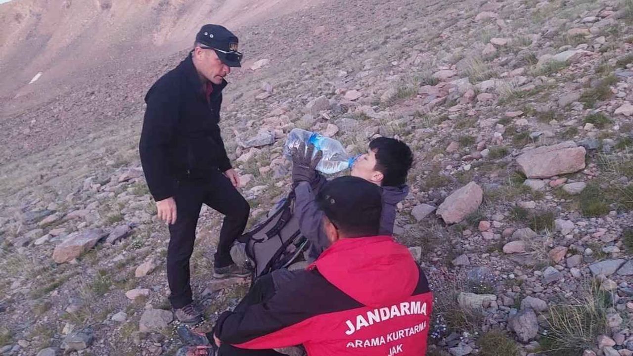 Erciyes'te mahsur kalan yabancı uyruklu şahıs kurtarıldı
