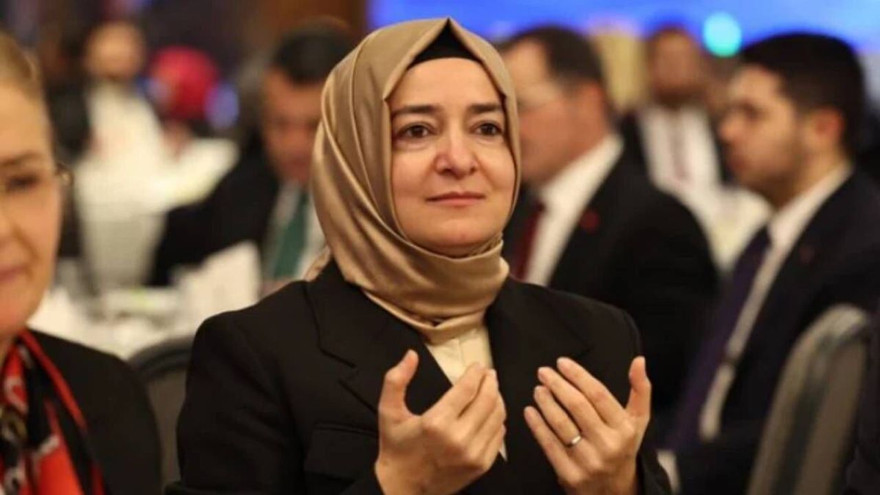 AKP Genel Başkan Yardımcısı Fatma Betül Sayan Kaya istifa etti!