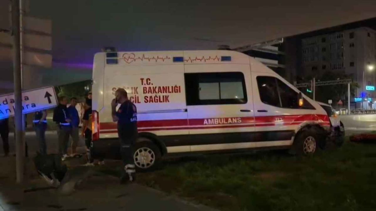 Kayseri’de ambulans ile otomobil çarpıştı: 6 yaralı