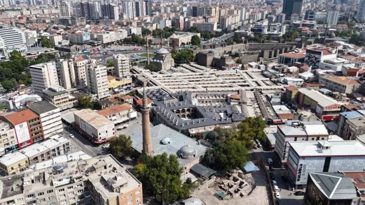 Kayseri'de asırlık sır çözülüyor! Kazılarda medreseye ait duvarlar bulundu