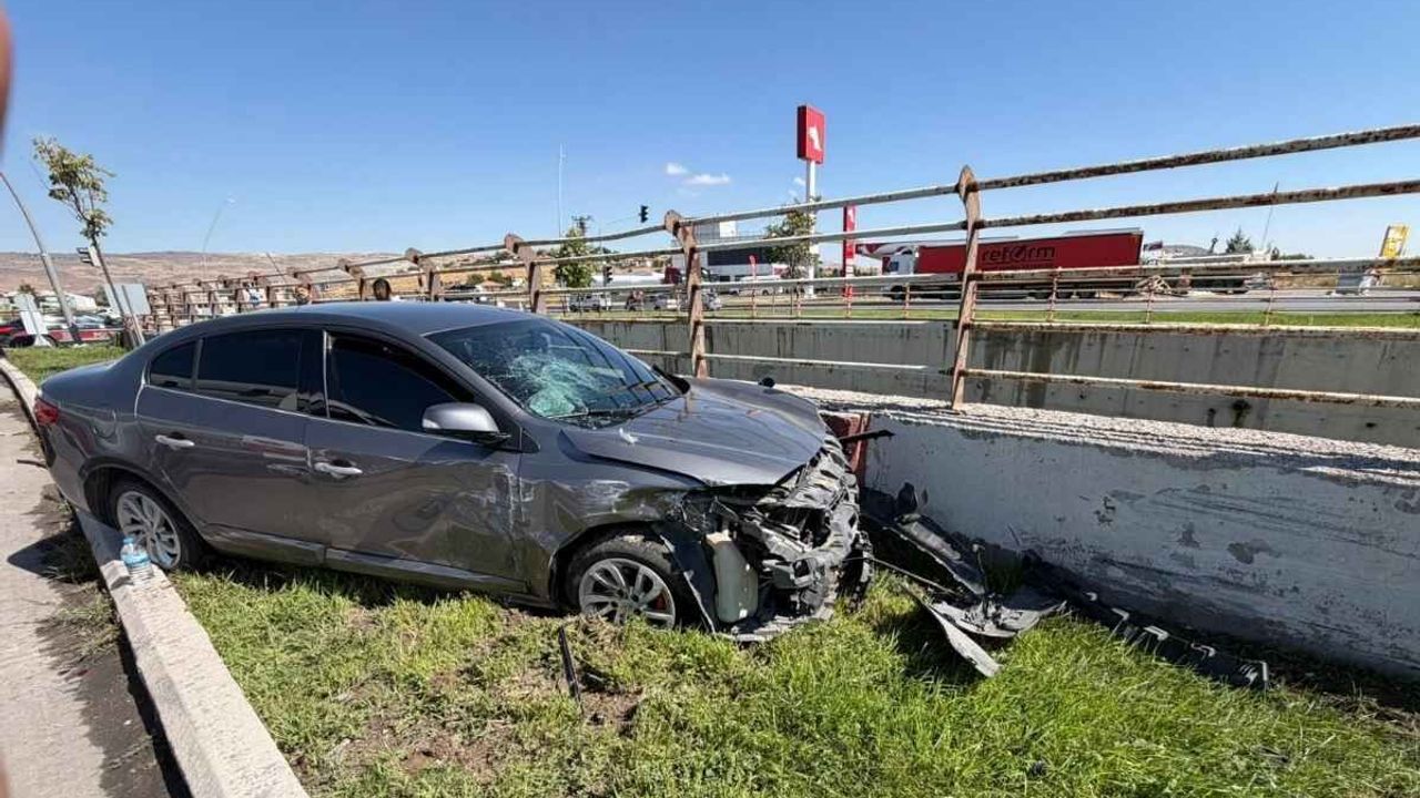 Kayseri Şehir Hastanesi yolunda kaza: 1’i ağır 3 kişi yaralandı