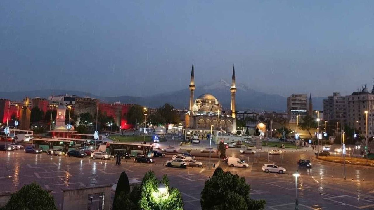 Kayseri’de sağanak 4 gün boyunca sürecek! Meteoroloji tarih verdi