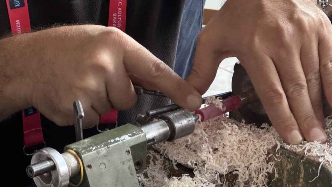 Kayseri’de tespih sanatının püf noktalarını anlattı: Ölçü ve sabır önemli