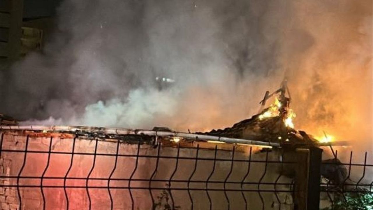 Kayseri’de müstakil ev yanarak kullanılamaz hale geldi