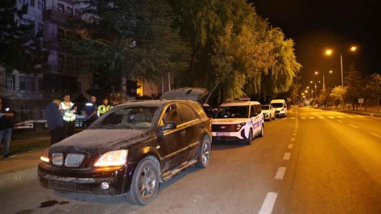 Silahlı kavgada 1 kişi hayatını kaybetti: Zanlılar plakasız araçta yakalandı!