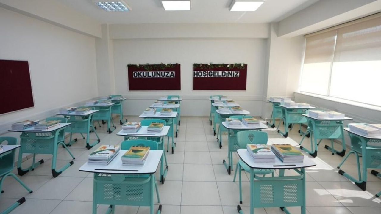 Okullarda ücretsiz ders kitapları dağıtılmaya başlandı! 283 milyon ders kitabı dağıtımda