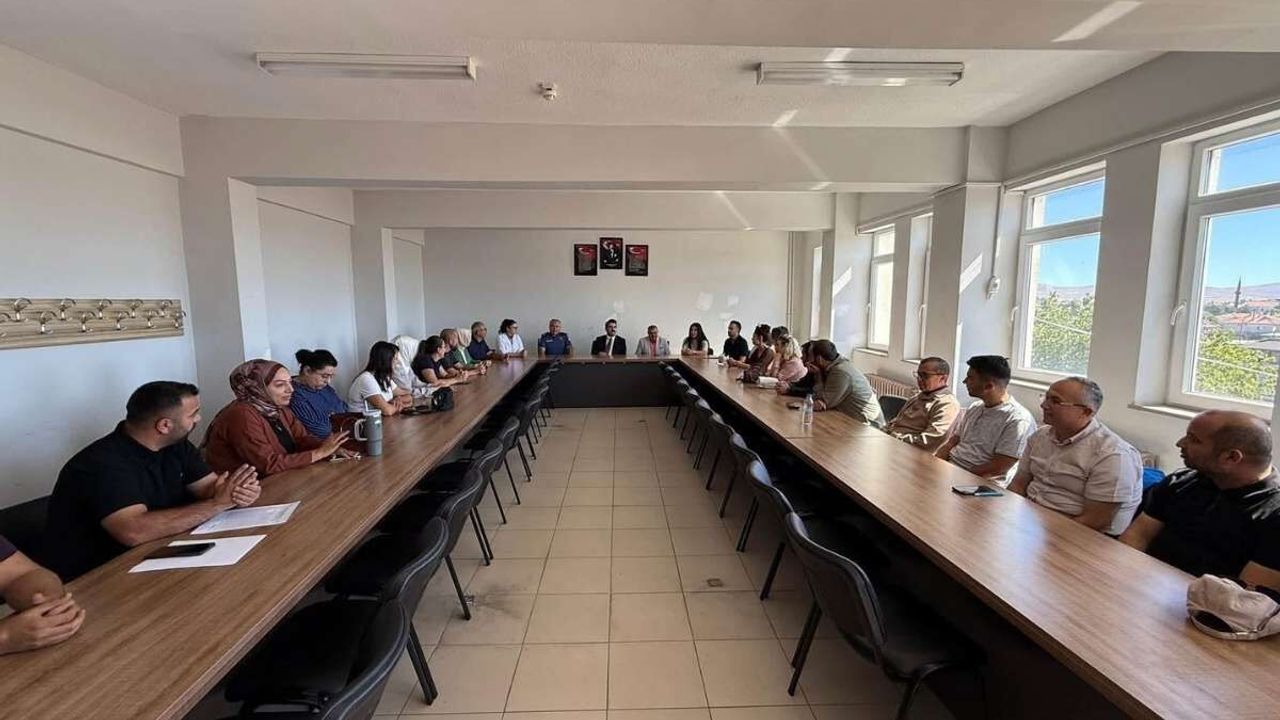 Kayseri'de okullarda denetimler sürüyor: Tomarza'da liseler ziyaret edildi