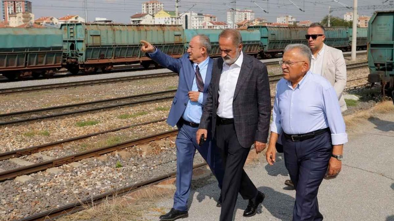 Ulaşım masasında Kayseri vardı! Büyükkılıç TCDD Genel Müdürü Kurt ile görüştü