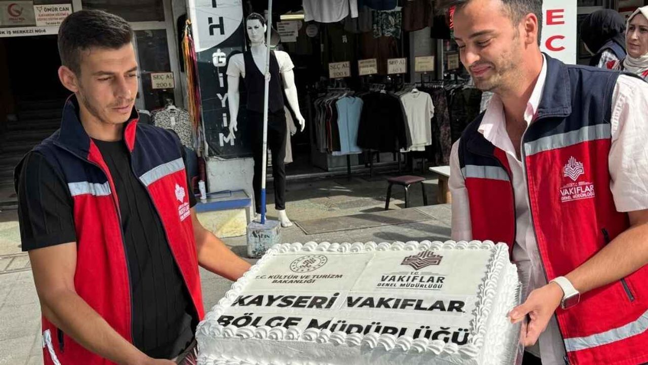 Kayseri Vakıflar Bölge Müdürlüğü 700 Yıllık geleneği yaşattı ! Ceza İnfaz Kurumu'nda barınan çocuklara tatlı ikramı