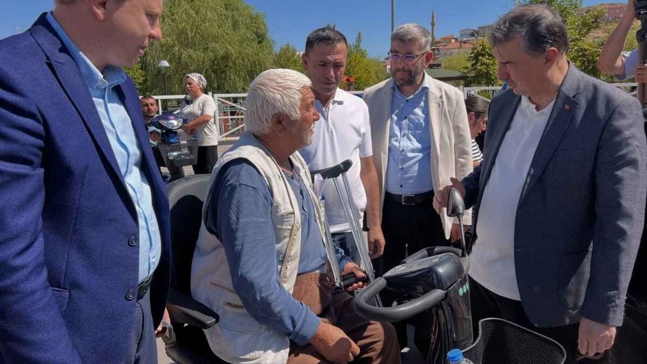 Kayseri’de 15 engelli bireye akülü araç teslim edildi!