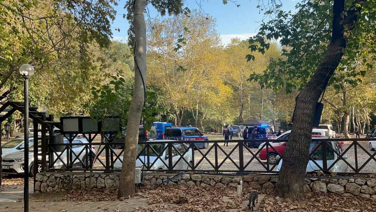 Adana'da 22 yaşındaki genç kız kendisine takıntılı 42 yaşındaki şahıs tarafından vurularak öldürüldü