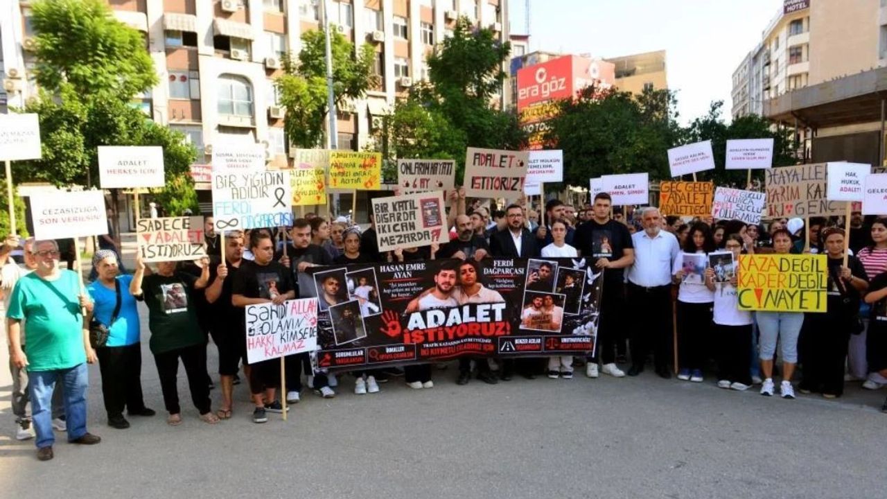 Adana'da 2 gencin öldüğü kazada tahliye kararı! Aileler protesto etti