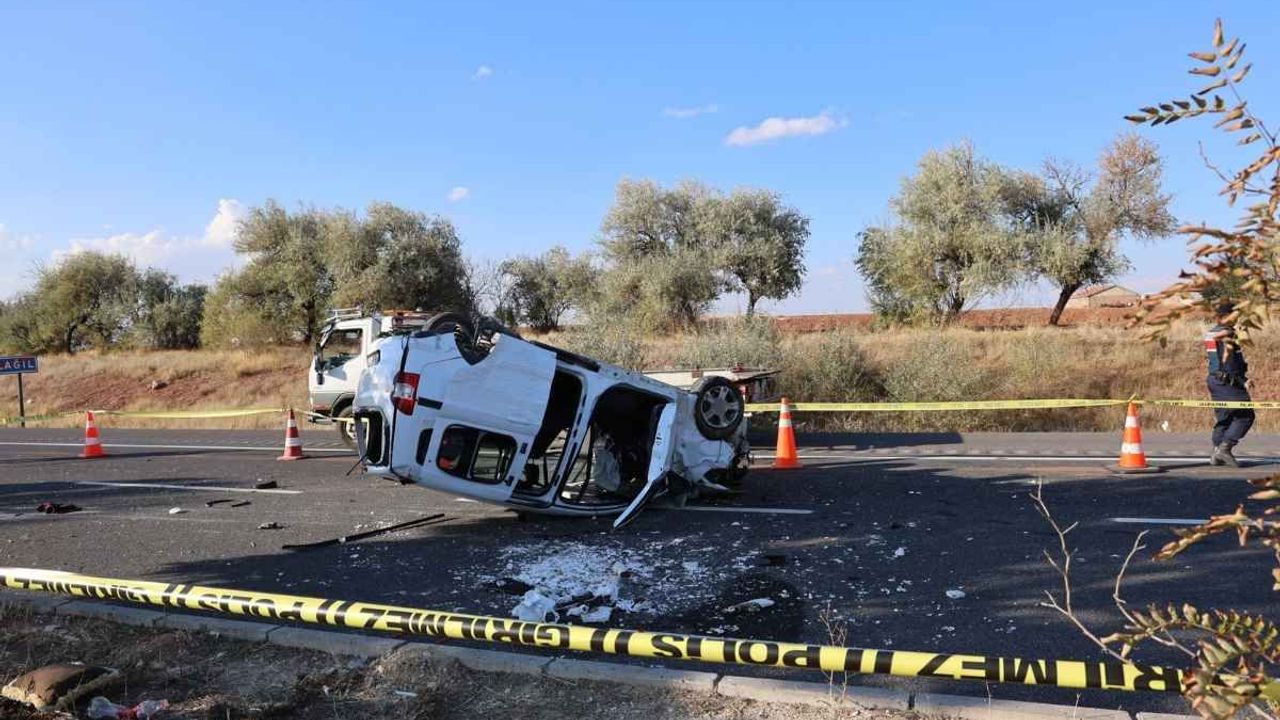 Ankara Kayseri yolunda araç takla attı: 1 ölü 2 yaralı