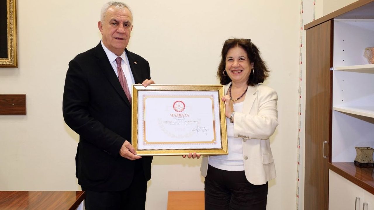 ADASO Başkanı Zeki Kıvanç mazbatasını aldı