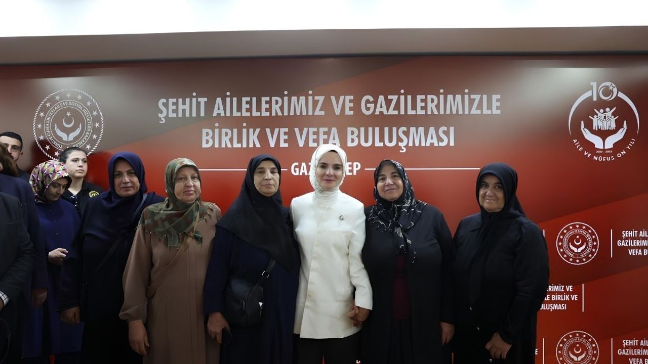 Bakan Mahinur Göktaş şehit aileleriyle buluştu: Terörsüz Türkiye sürecini anlattı