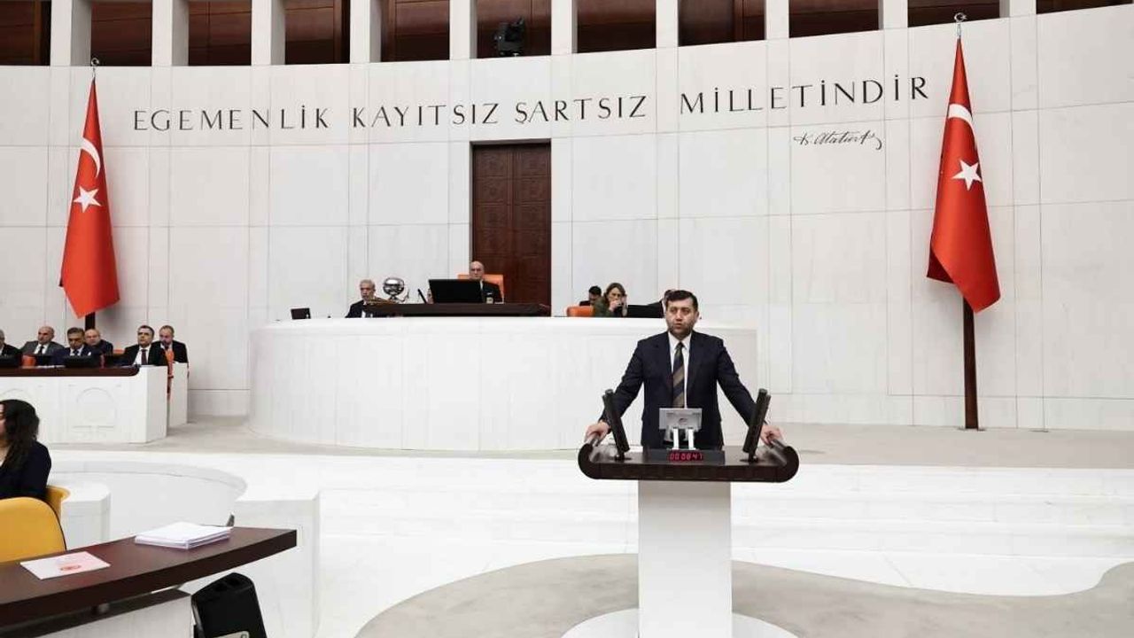 Baki Ersoy bakanlıktan Kayseri için spor tesisleri istedi: Yatırım programına alınmalıdır!