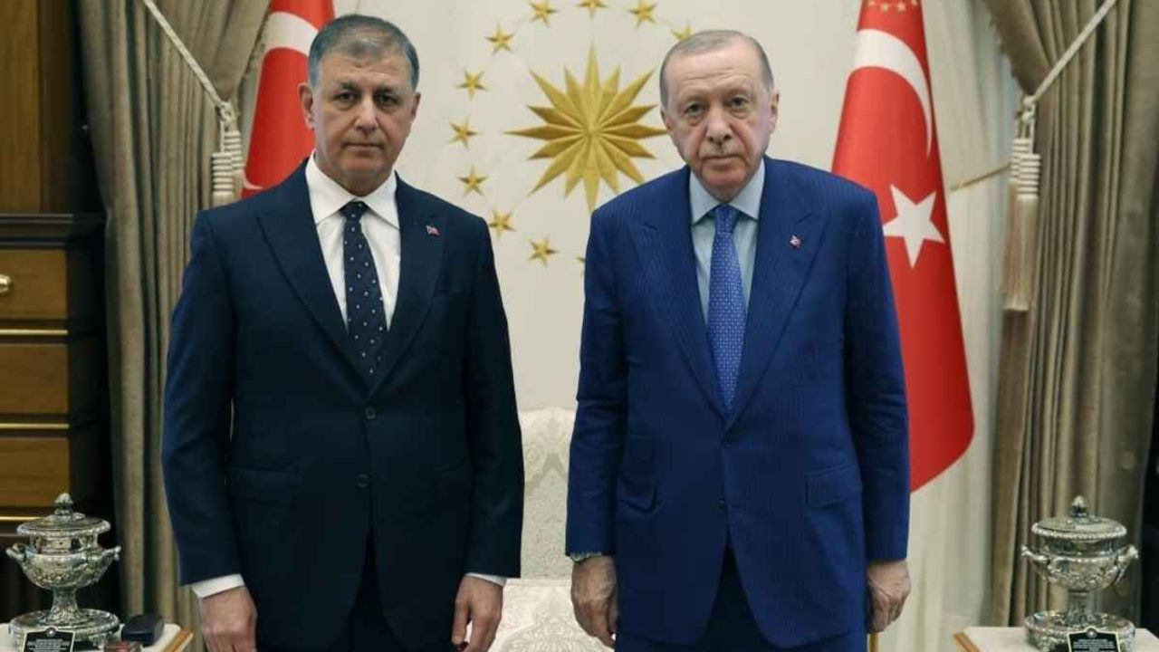 Cemil Tugay haftaya AK Parti’ye katılıyor: Arayanlara ‘başkan yurt dışında’ deyin!