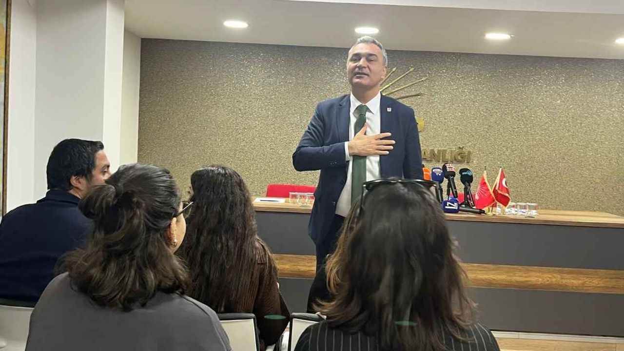 CHP'li Müslim Sarı'dan Özgür Özel'e İzmir'de özür çağrısı