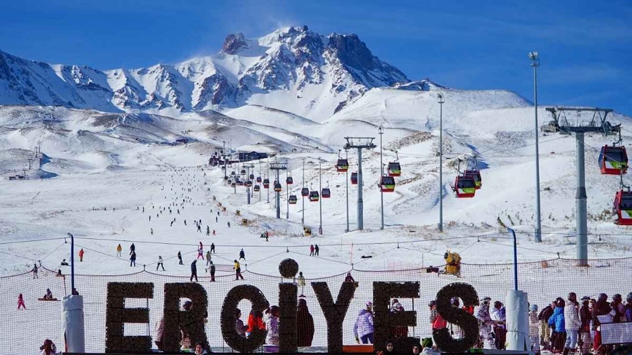Erciyes Kayak Merkezi’ne gidecekler dikkat: 2 Kasım’a kadar hizmete kapatıldı!