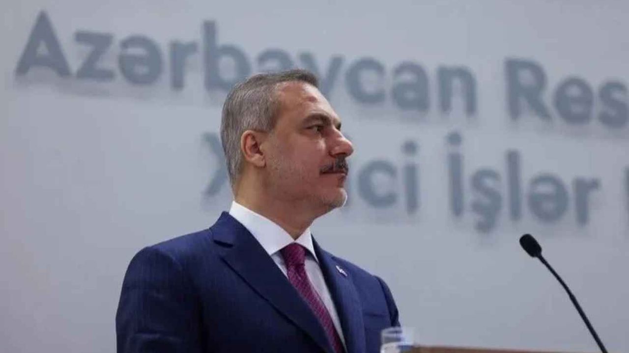 Hakan Fidan, Herzog’un konuşması sırasında salonu terk etti