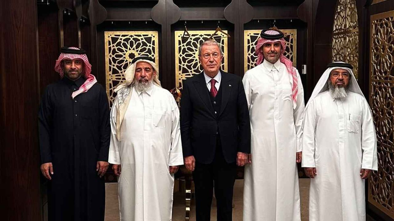 Hulusi Akar, Katarlı Bakan ve Büyükelçi ile görüştü