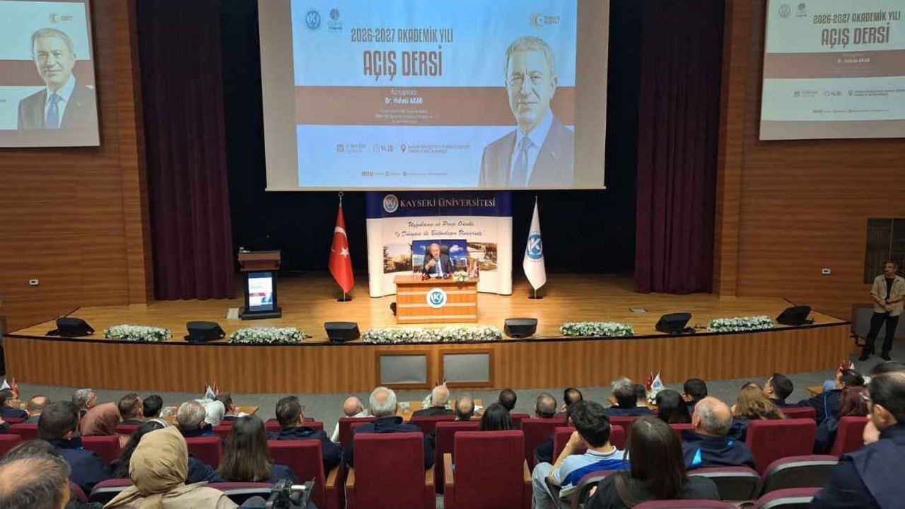 Hulusi Akar KAYÜ'de konuştu: Türk olmak zor ama...