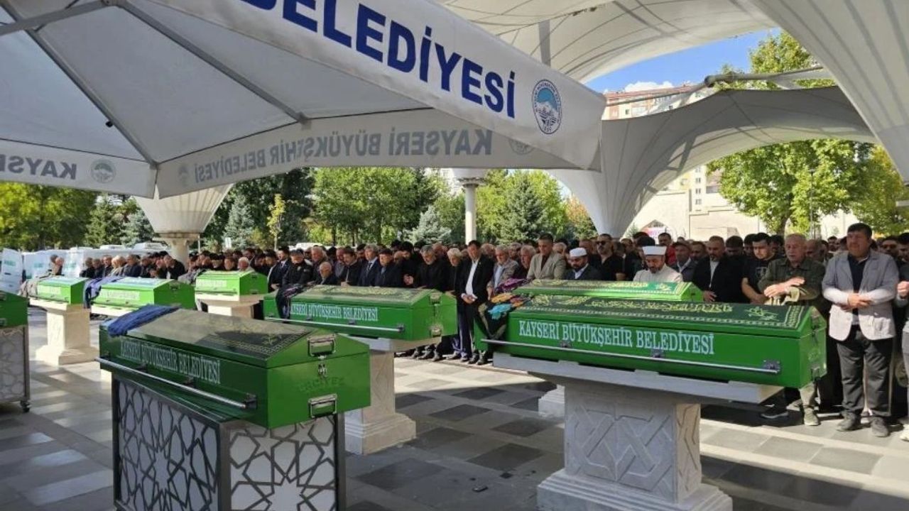 İncesu’da trafik kazasında hayatını kaybeden 3 kişi son yolculuğuna uğurlandı!