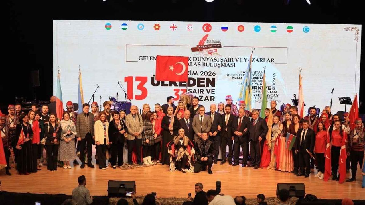 Kayseri’de 13 ülkeden 33 şair buluştu! Türk dünyasında şiir şöleni yaşandı
