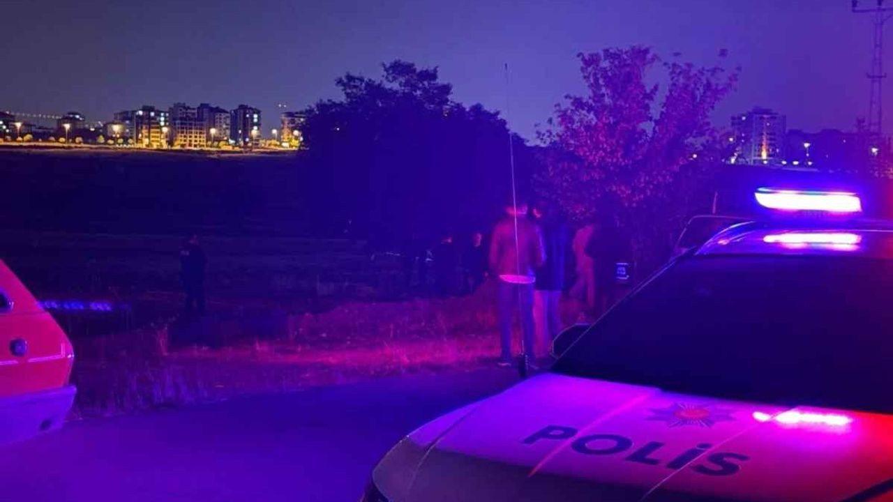 Kayseri’de 35 yaşındaki Osman T. ağaçta asılı halde ölü bulundu