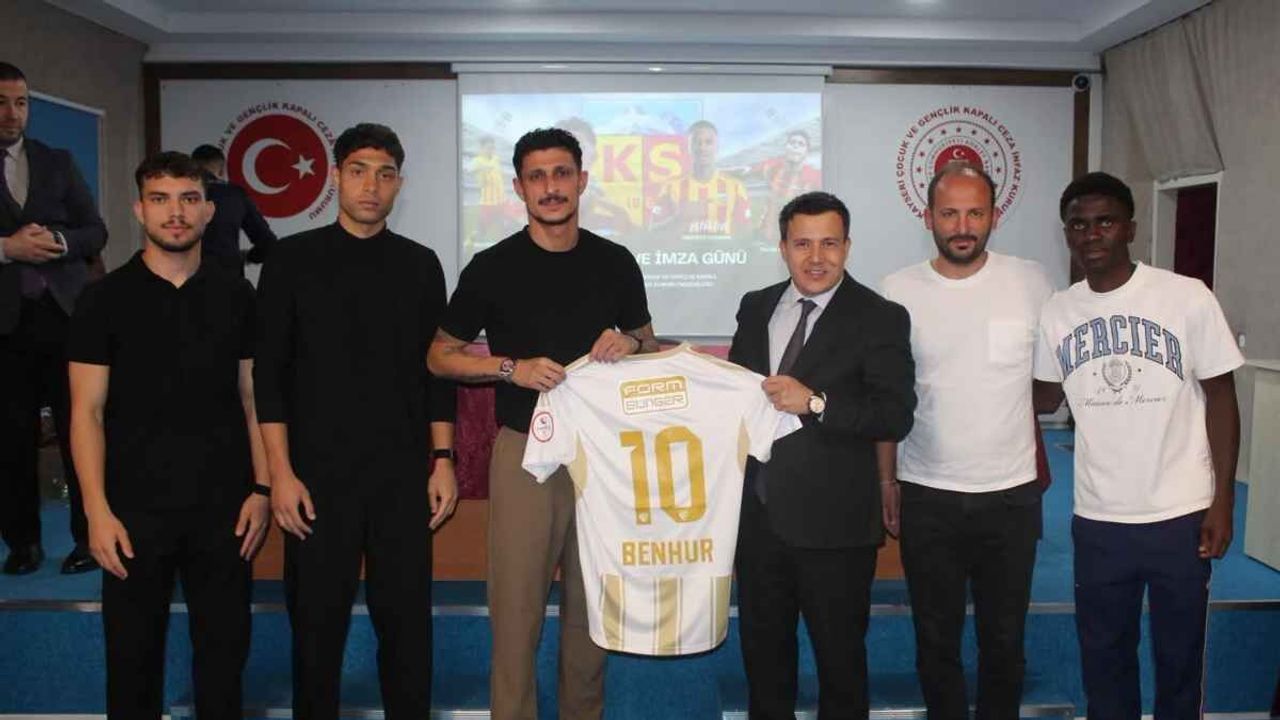 Kayserisporlu futbolculardan Çocuk ve Gençlik Kapalı Ceza İnfaz Kurumu'na anlamlı ziyaret