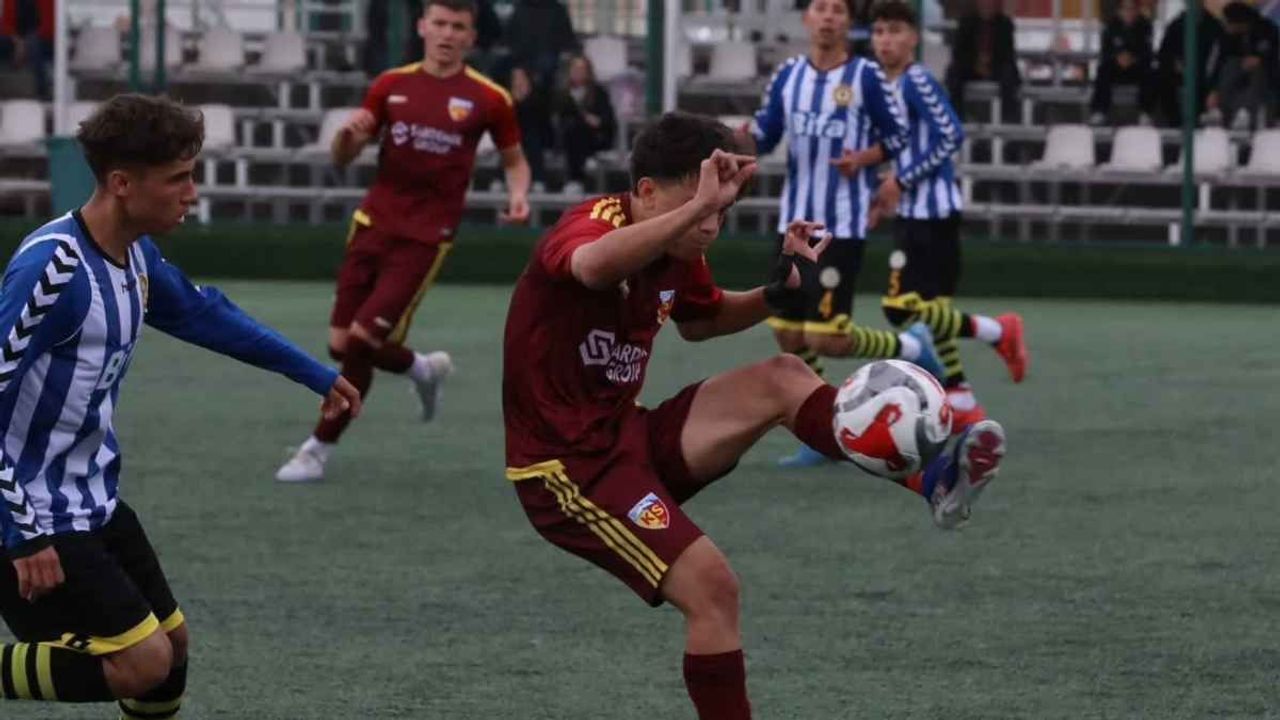 Kayserispor her alanda lider! Gençlerden dört dörtlük performans