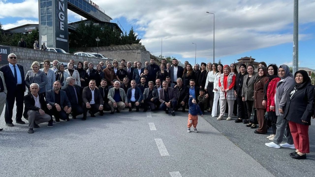 Baki Ersoy muhtarlarla buluştu! Ev sahipliğini Behsat Kürşat Önder yaptı