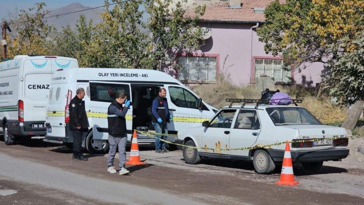 Kayseri'de hastaneye yetiştirilmeye çalışılan yaşlı kadın yolda hayatını kaybetti