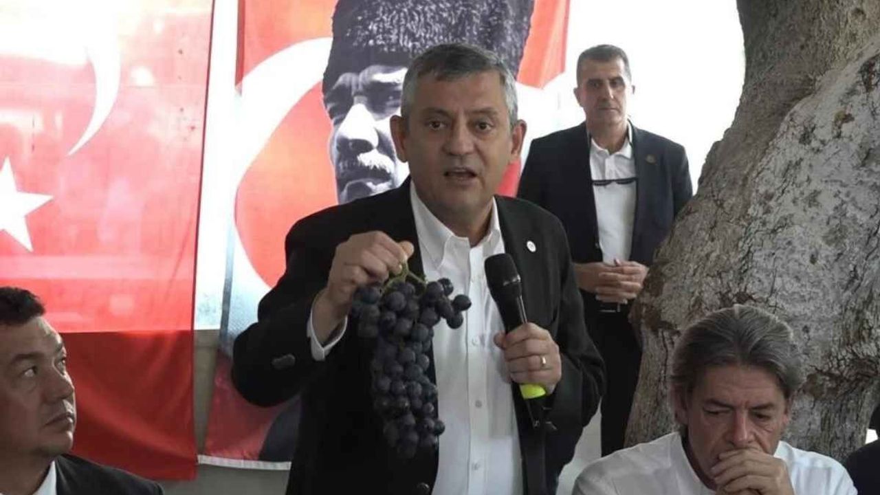 Özgür Özel çiftçilere seslendi: Tarım Bakanı için o ili işaret etti!