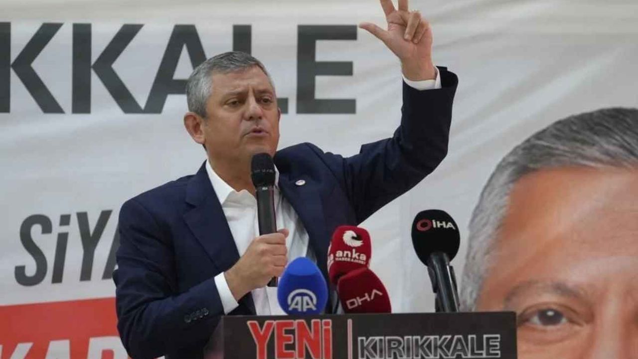 Özgür Özel'den erken seçim açıklaması: En geç 15 ay sonra!