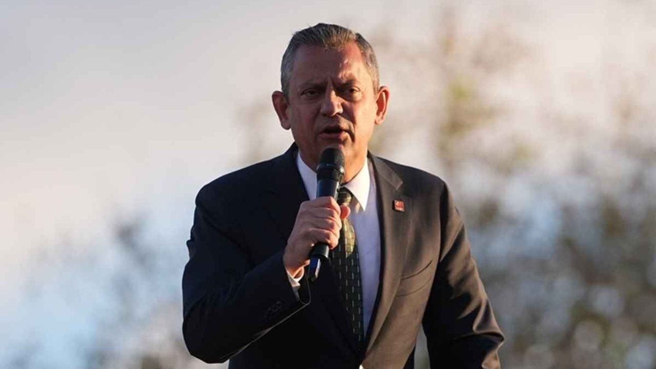 Özgür Özel’den parti değiştirenlere: Hain oğlu haindir!