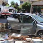 Kayseri'de otomobil duvarı yıkıp pide fırınına girdi