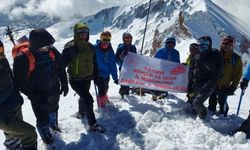 23 Nisan Zirve Tırmanışı Tamamlandı