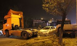 Kayseri'de Zincirleme Trafik Kazası! Sürücü Tırı Bırakıp Kaçtı